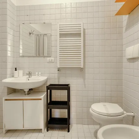 Appartement Joivy Welcoming Flat With Balcony Next To Naviglio Grande Milan