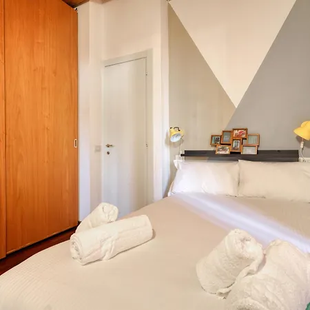 Joivy Welcoming Flat With Balcony Next To Naviglio Grande * Milan