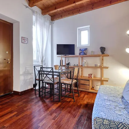 Apartment Joivy Welcoming Flat With Balcony Next To Naviglio Grande Milan